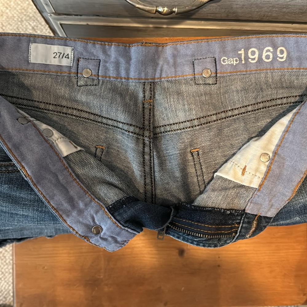 Gap ladies denim shorts - Picture 3 of 3